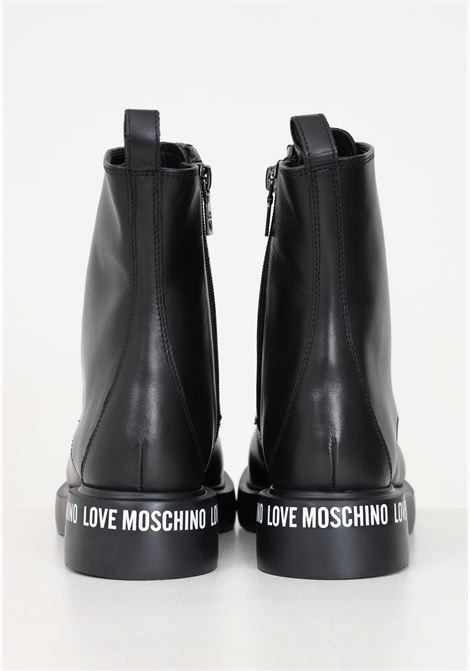 Anfibi neri da donna con stampa logo LOVE MOSCHINO | JA24214G0LIA0000